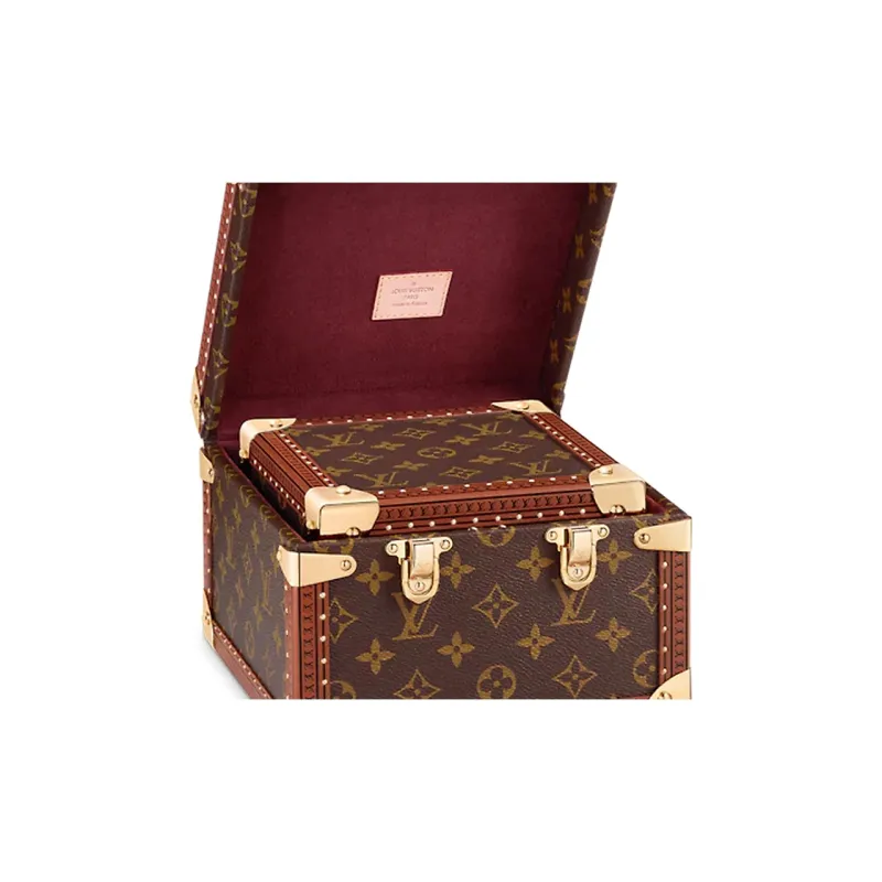 LOUIS VUITTON Pyramid Trunk-4