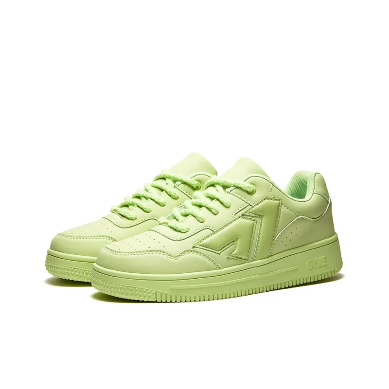 A1 Small White Shoes Coverage Wear-Resistant Lightweight Low-Top Skateboard Shoes Unisex-30