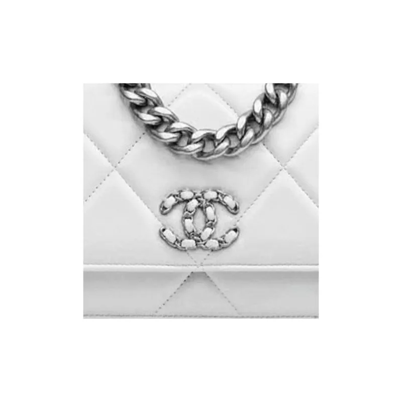 CHANEL 19BagWOC Lambskin Wallet On Chain Flap Bag, Portable Crossbody Bag, Shoulder Bag Women's White-1
