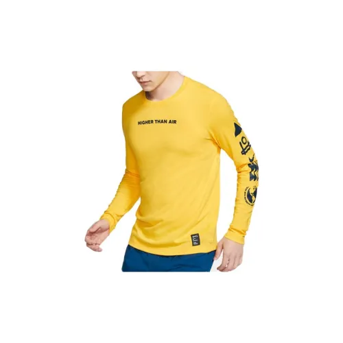 Nike T-Shirts Men Yellow