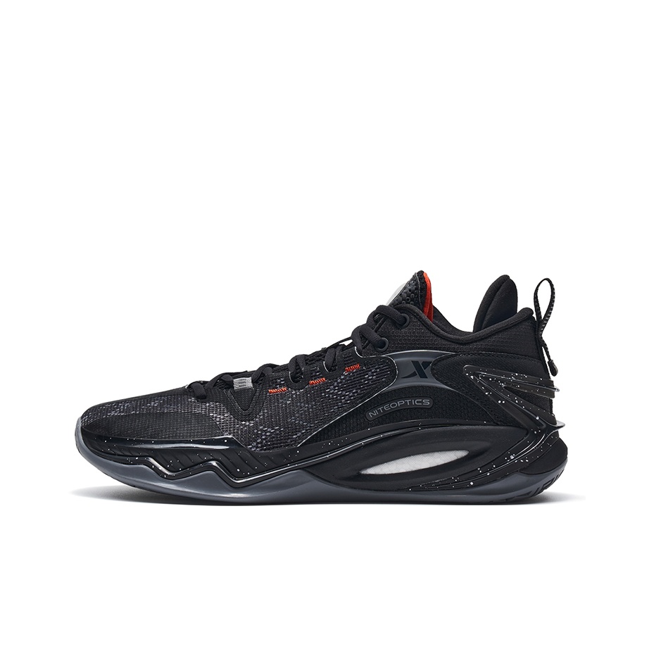 black low top basketball shoes