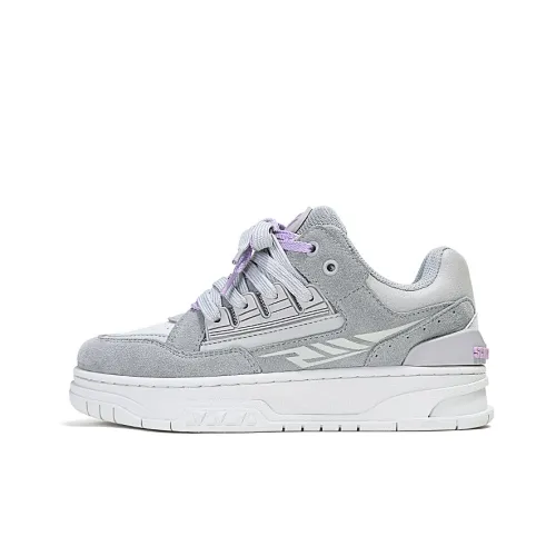 Piping hot flying fish Skateboard Shoes Women's Low-Top Gray