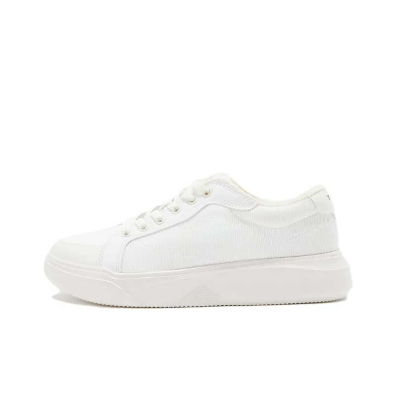 TOREAD Anti Slip Wear Resistant Low Top Skateboard Shoes Women's Ecru-0