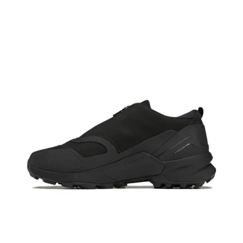 Y 3 Terrex Swift R3 Gtx Low Triple Black-0