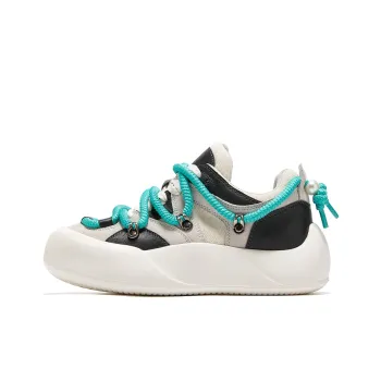 XB ITER Low Top Skateboard Shoes Women's