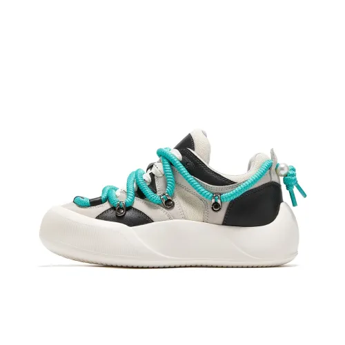 XB ITER Low Top Skateboard Shoes Women's