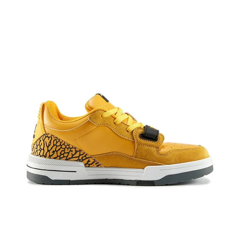 XIANGGUAN XGGO Wear Resistant Slip Resistant Low Top Skateboard Shoes Unisex Yellow-1