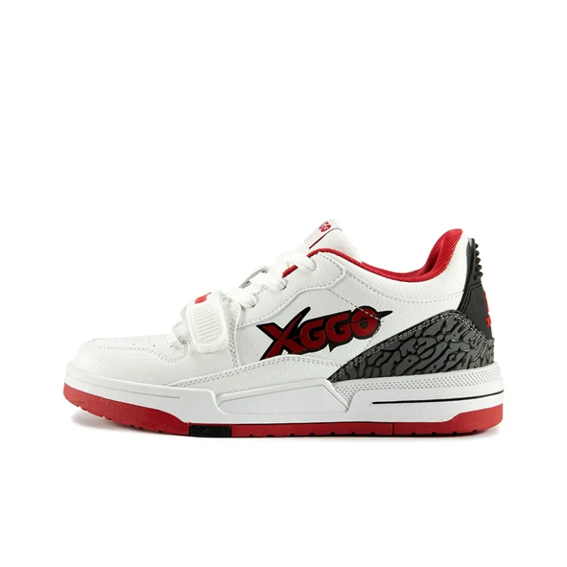 XIANGGUAN XGGO Wear Resistant Slip Resistant Low Top Skateboard Shoes Unisex Red White-0