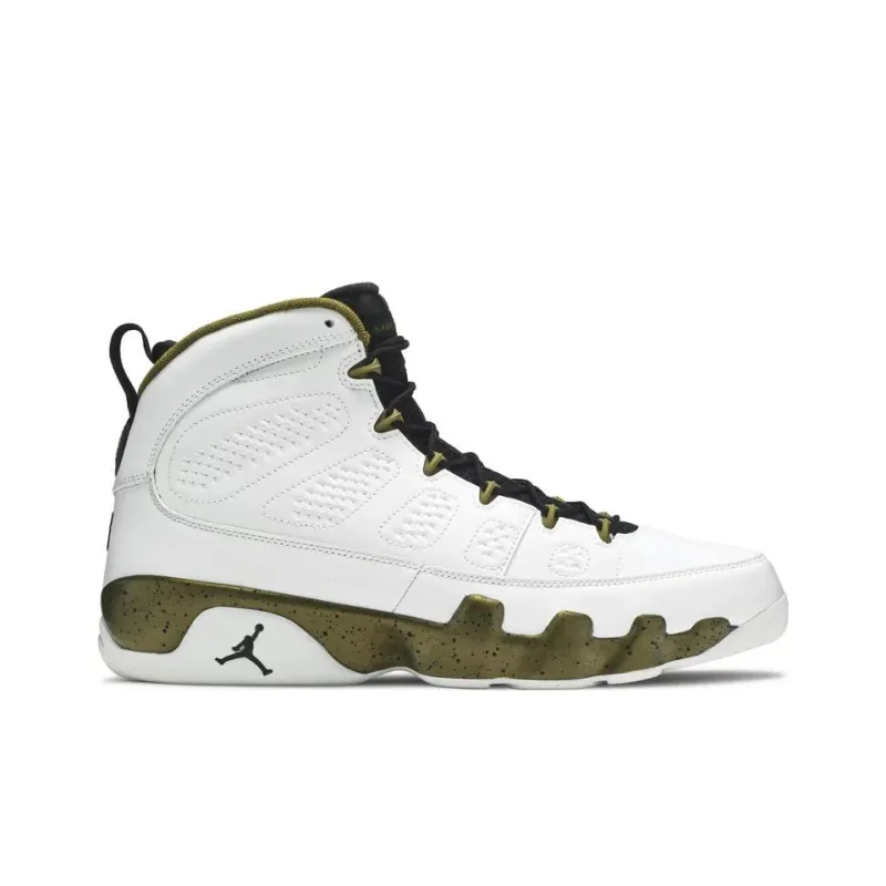 Jordan 9 Retro Statue-2