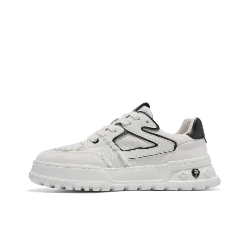 TRUMPPIPE Low Top Skateboard Shoes Men's Black White