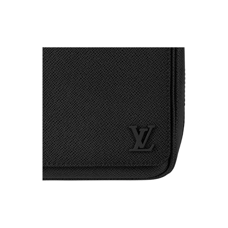 LOUIS VUITTON M30851 District Pm-4