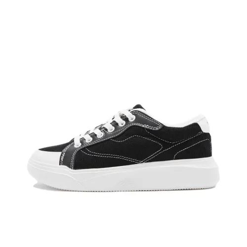 TOREAD Skateboard Shoes Women's Low-Top Black/White