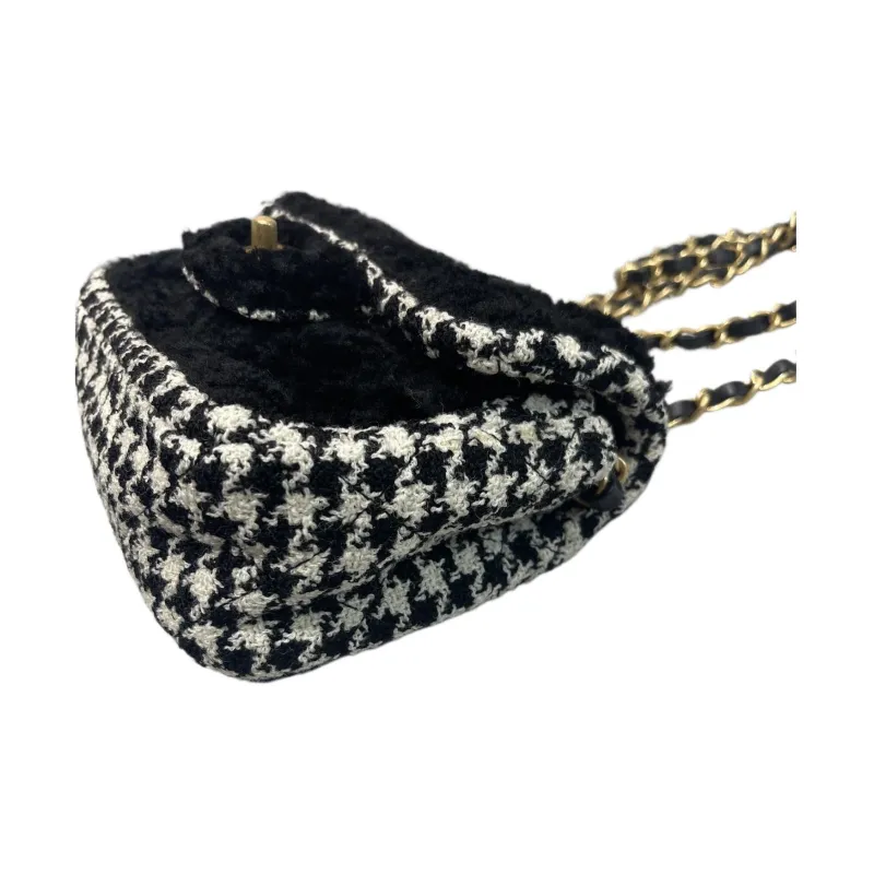 CHANEL Twill Soft Woolen With Gold Metal Flap Bag, Crossbody Bag, Shoulder Bag Trumpets Women's Black & Ivory-4