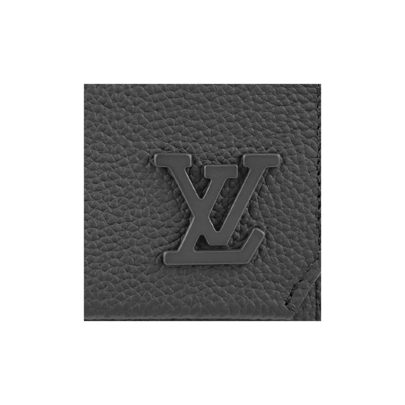 LOUIS VUITTON Pilot Wallet-4