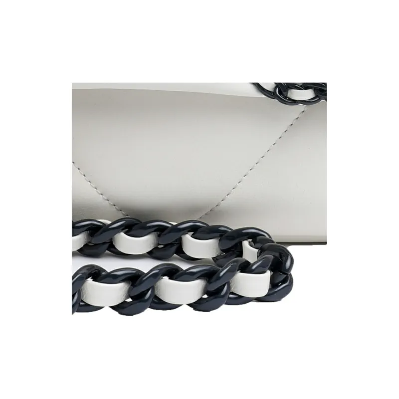 CHANEL 21K Winter Cow Leather Shoulder Bag, Crossbody Bag Women's White-4