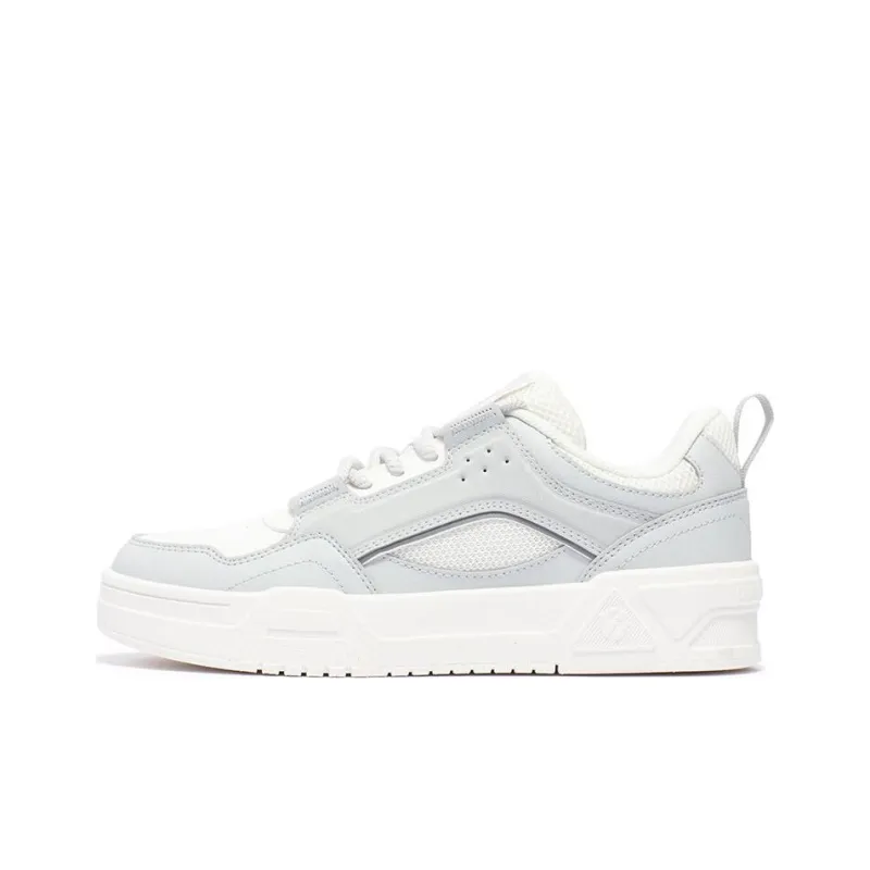 361° Abrasion Resistant Breathable Low Top Skateboard Shoes Women's White Gray-0