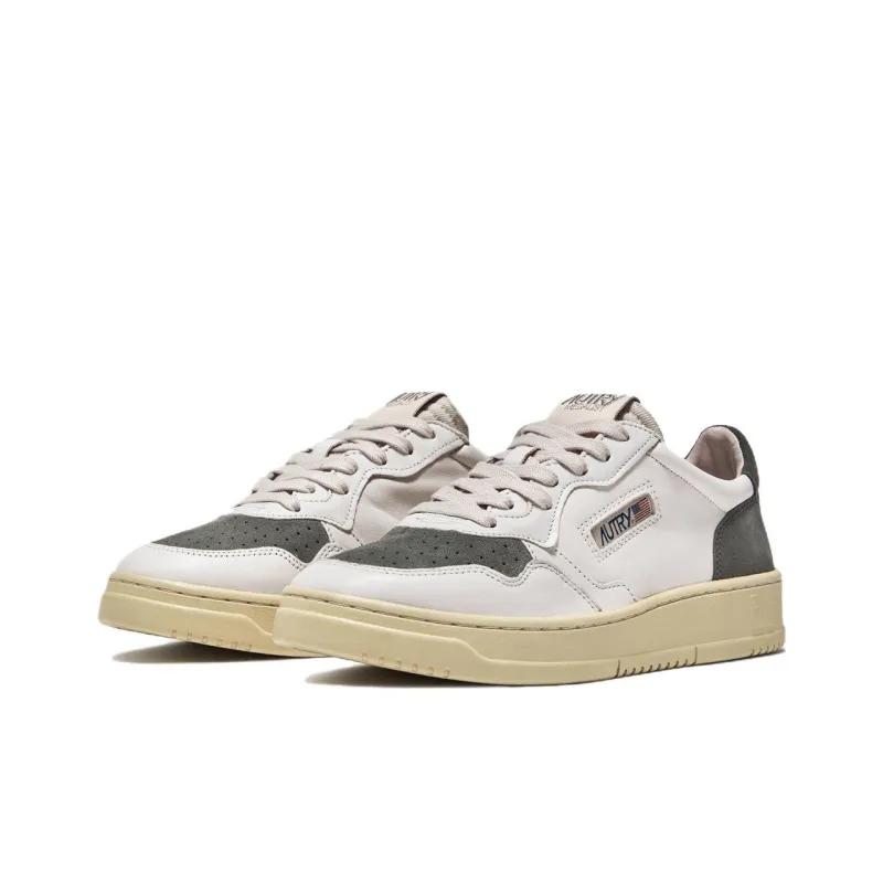 AUTRY Medalist Low Top Skateboard Shoes Women's White & Army Green-1