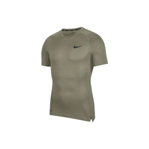 Nike T-Shirts Men Light Army Green/Black