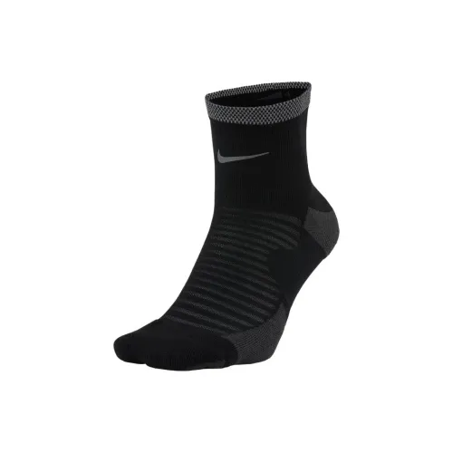 Nike Unisex Mid-Calf Socks