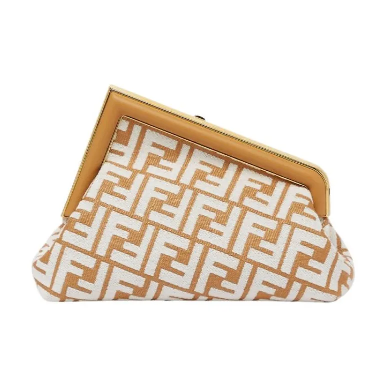 FENDI Fendi First Raffia One Shoulder Crossbody Clutches Small Size Women's White-2