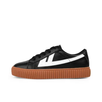 Warrior Non slip Lightweight Low Top Skateboard Shoes Women's Black White