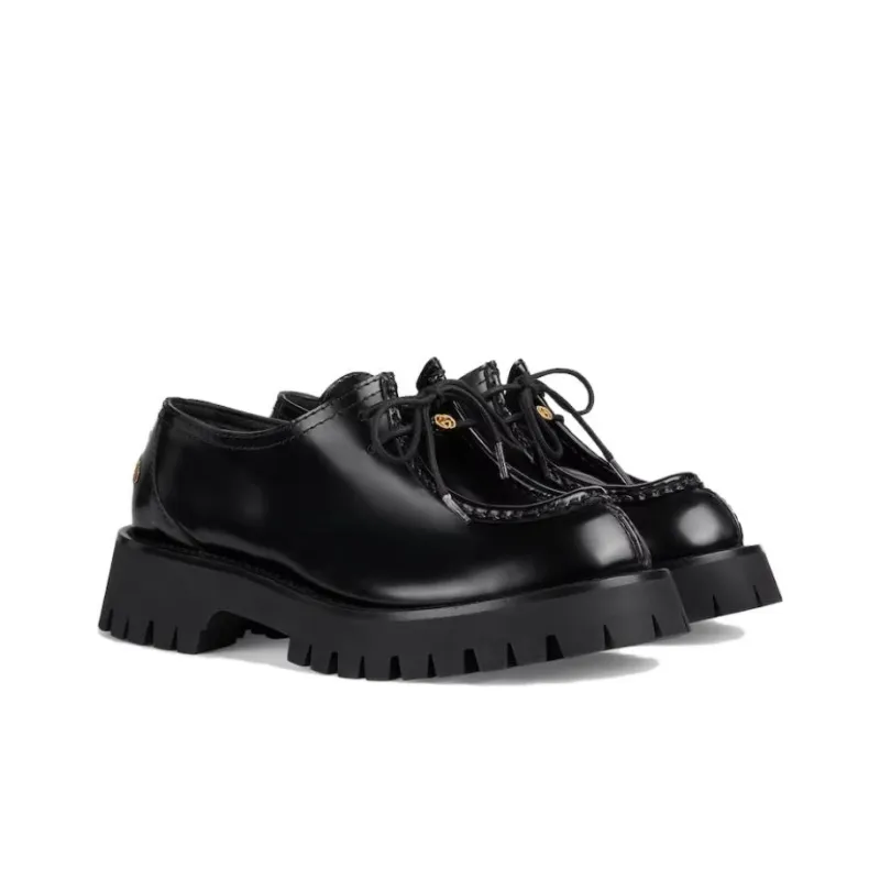 GUCCI Interlocking G-plaque Leather Loafers-1