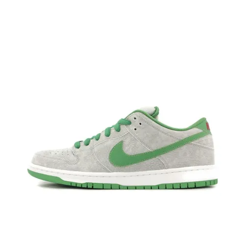 Nike SB Dunk Low Medusa