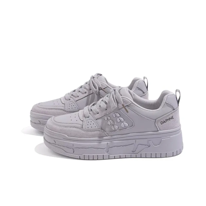 DAPHNE Slip-Resistant Low-Top Skateboard Shoes Women's-6