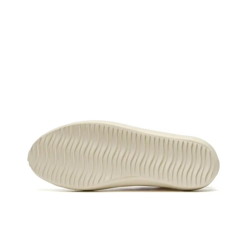 VEJA Nova Canvas 'White Marsala'-4
