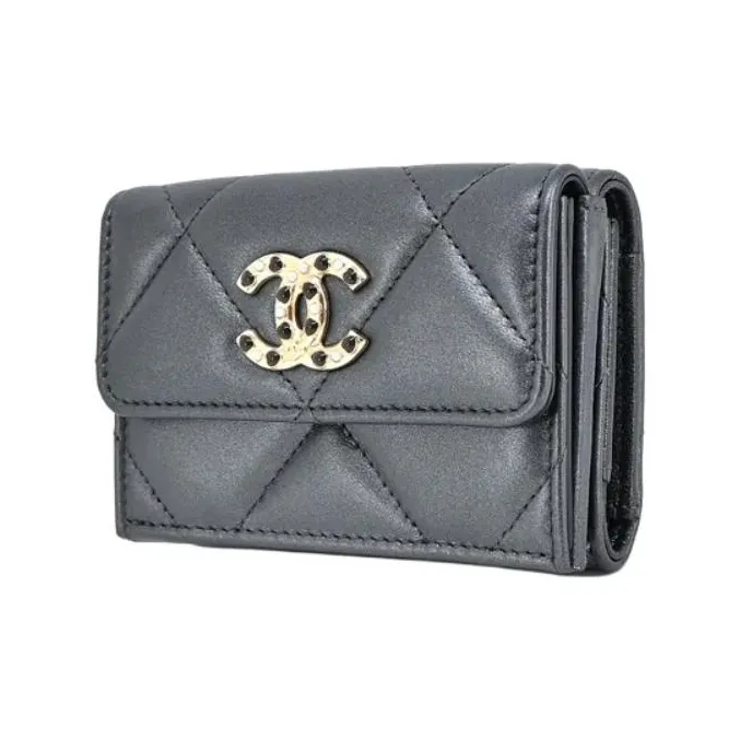 CHANEL Pearlescent Lambskin Wallet Women's Gray Silver-1