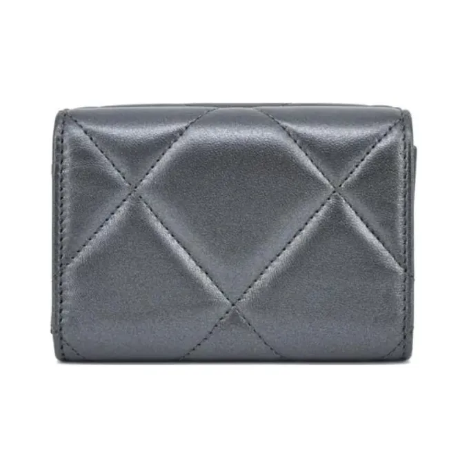 CHANEL Pearlescent Lambskin Wallet Women's Gray Silver-2