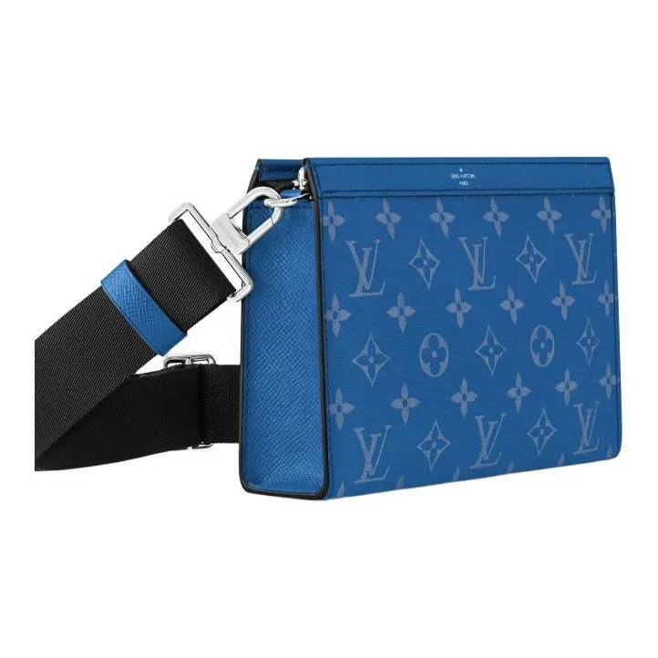 LOUIS VUITTON Gaston Wearable Wallet-1