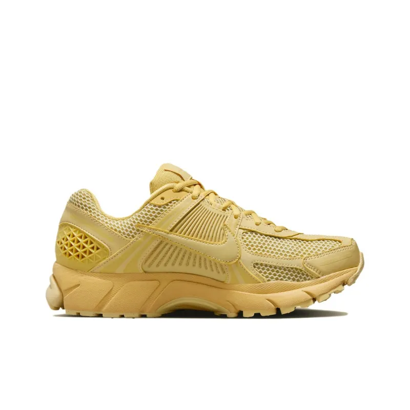 Nike Zoom Vomero 5 Saturn Gold Women's-1
