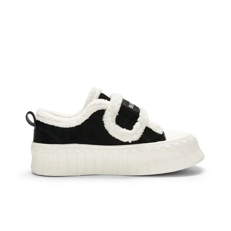 KARLIE KELLER Warm Wear Resistant Breathable Slip Resistant Low Top Skateboard Shoes Women's Black White-1