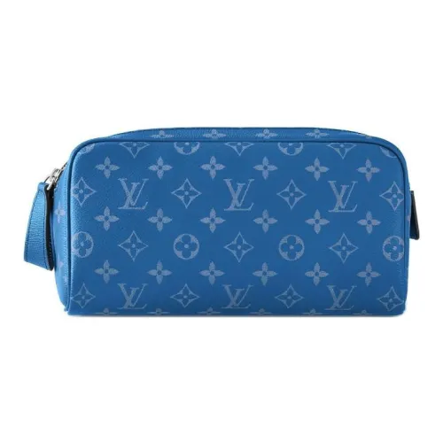 LOUIS VUITTON Dopp Kit