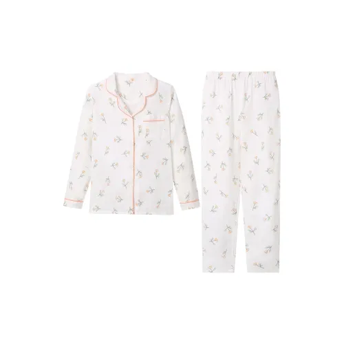 Flowers in water Women's Pajama Sets