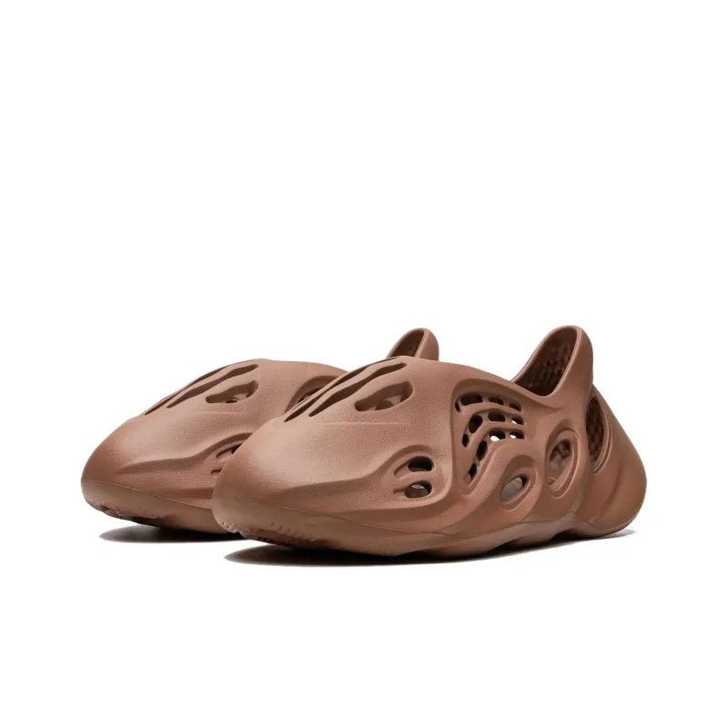 Adidas Yeezy Foam Rnr Clay Red-2