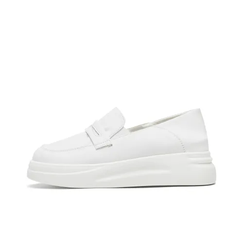 Help Loafers Women's Low Top White
