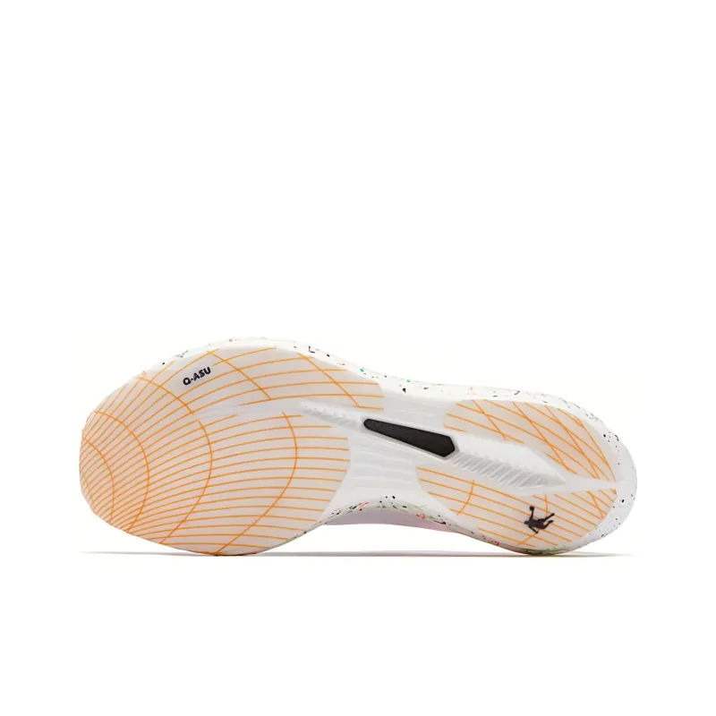 QIAODAN Feiying PB2.0 Cushioned Slip Resistant Abrasion Resistant Low Top Running Shoes Men's White-4