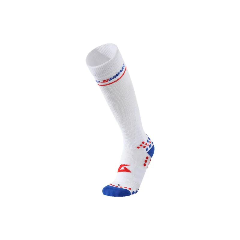 MUSCLESWING Knee High Socks Unisex 1 Pack White-1