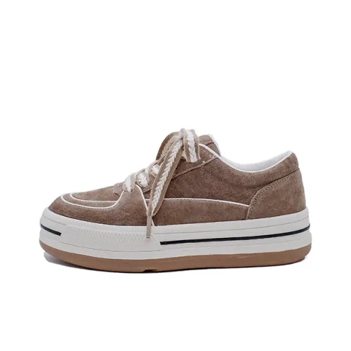 Ruby L Chunky Sneakers Womens Low Top Black/White