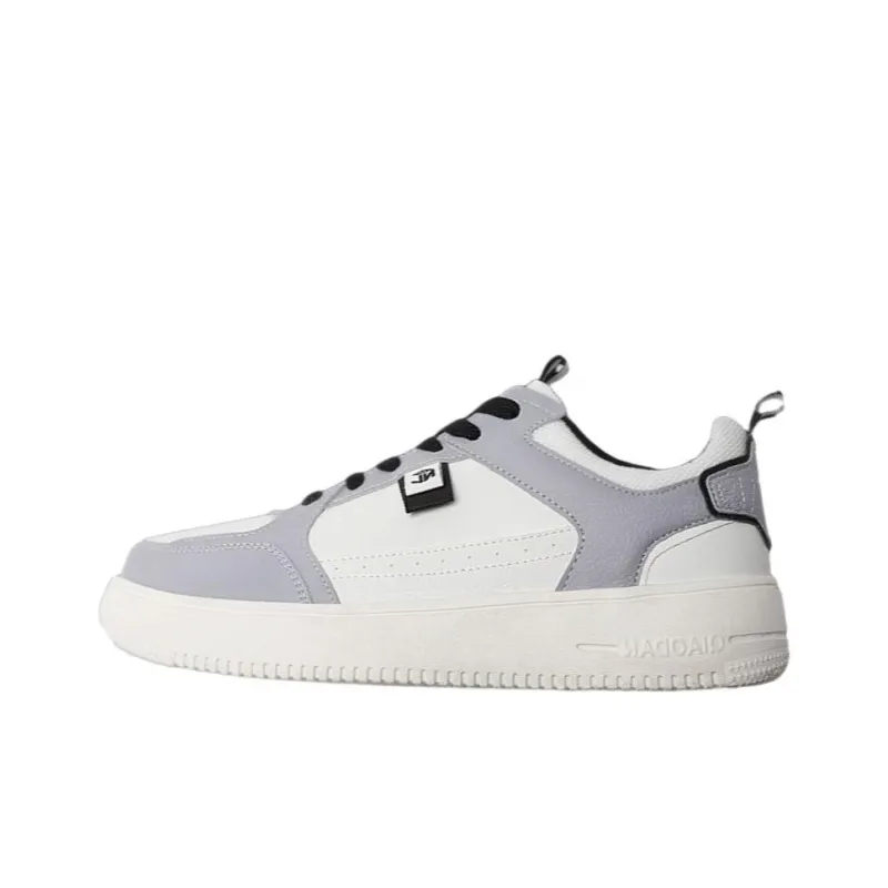 QIAODAN Coverage Slip Resistant Water Resistant Low Top Skateboard Shoes Men's White Gray-0