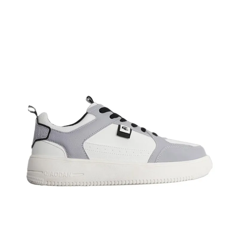 QIAODAN Coverage Slip Resistant Water Resistant Low Top Skateboard Shoes Men's White Gray-1