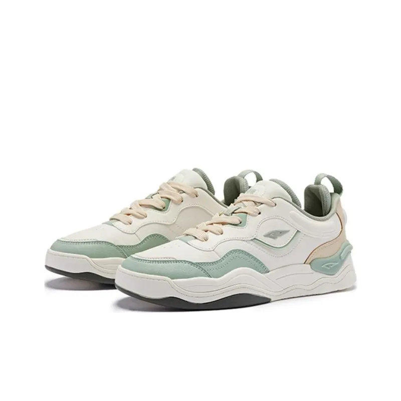 QIAODAN Slip Resistant Cushioning Low Top Skateboard Shoes Women's White Green-2