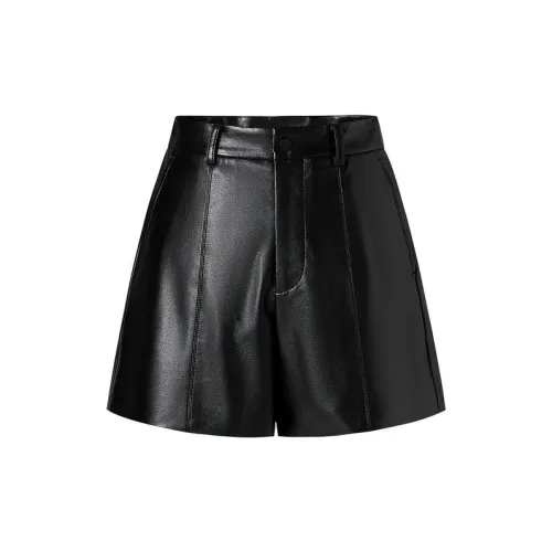 MOISSAC Casual Shorts Women's Plain Black