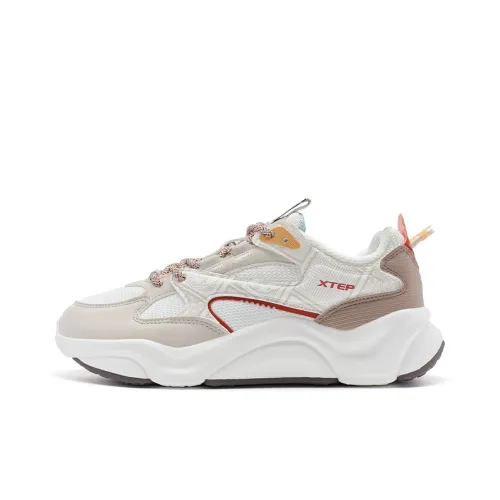 XTEP New Year Collection Slip Resistant Cushioning Low Top Casual Shoes Women's Beige Gray Brown