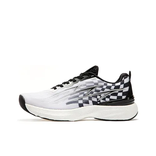 XTEP 100 Anti Slip And Wear Resistant Breathable Low Top Training Shoes Men's White Black