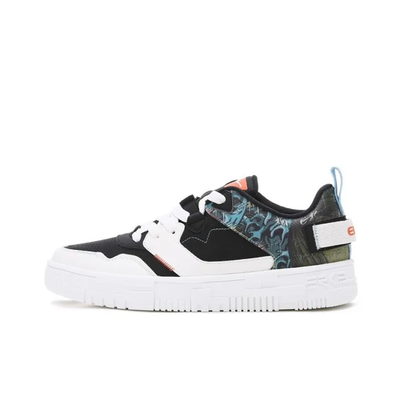 Erke Xun Meilanzhuju Cushioning Lightweight Wear-Resistant Low-Top Skateboard Shoes Men's Black White-0