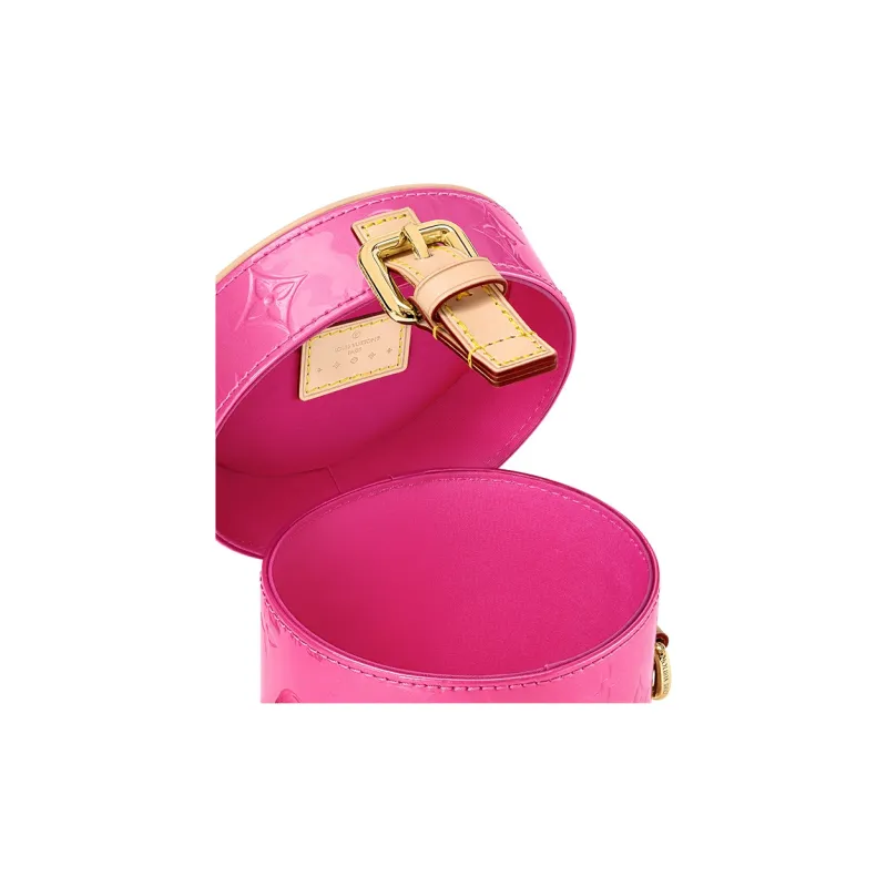 LOUIS VUITTON Astor-4