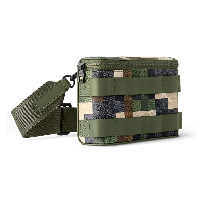 LOUIS VUITTON Lv Trail Wearable Wallet-2